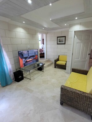 Living area - 2-bedroom apartment in charming Saint Peter with AC (Saint Peter)