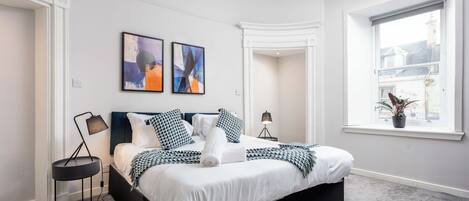 2 bedrooms, iron/ironing board, free WiFi