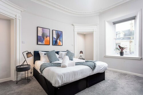 The Annick Suite No.1