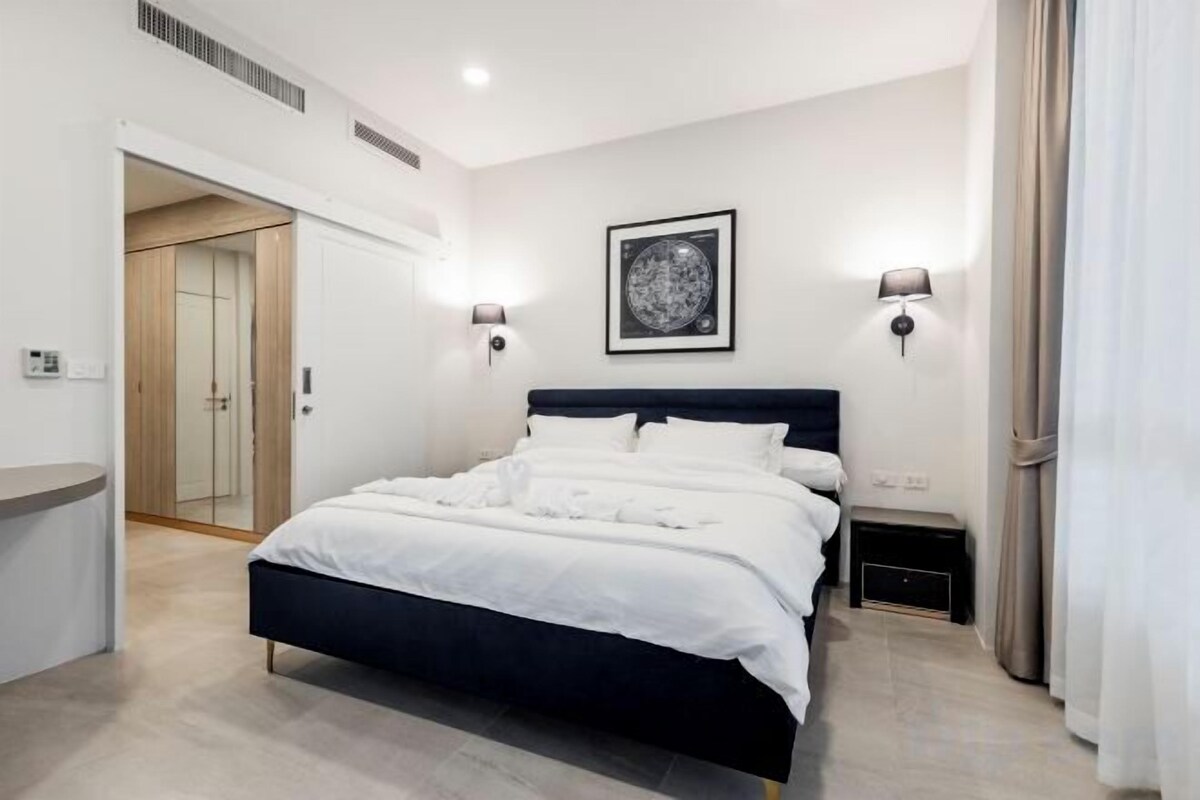 In-room safe, blackout drapes, iron/ironing board, WiFi (free)