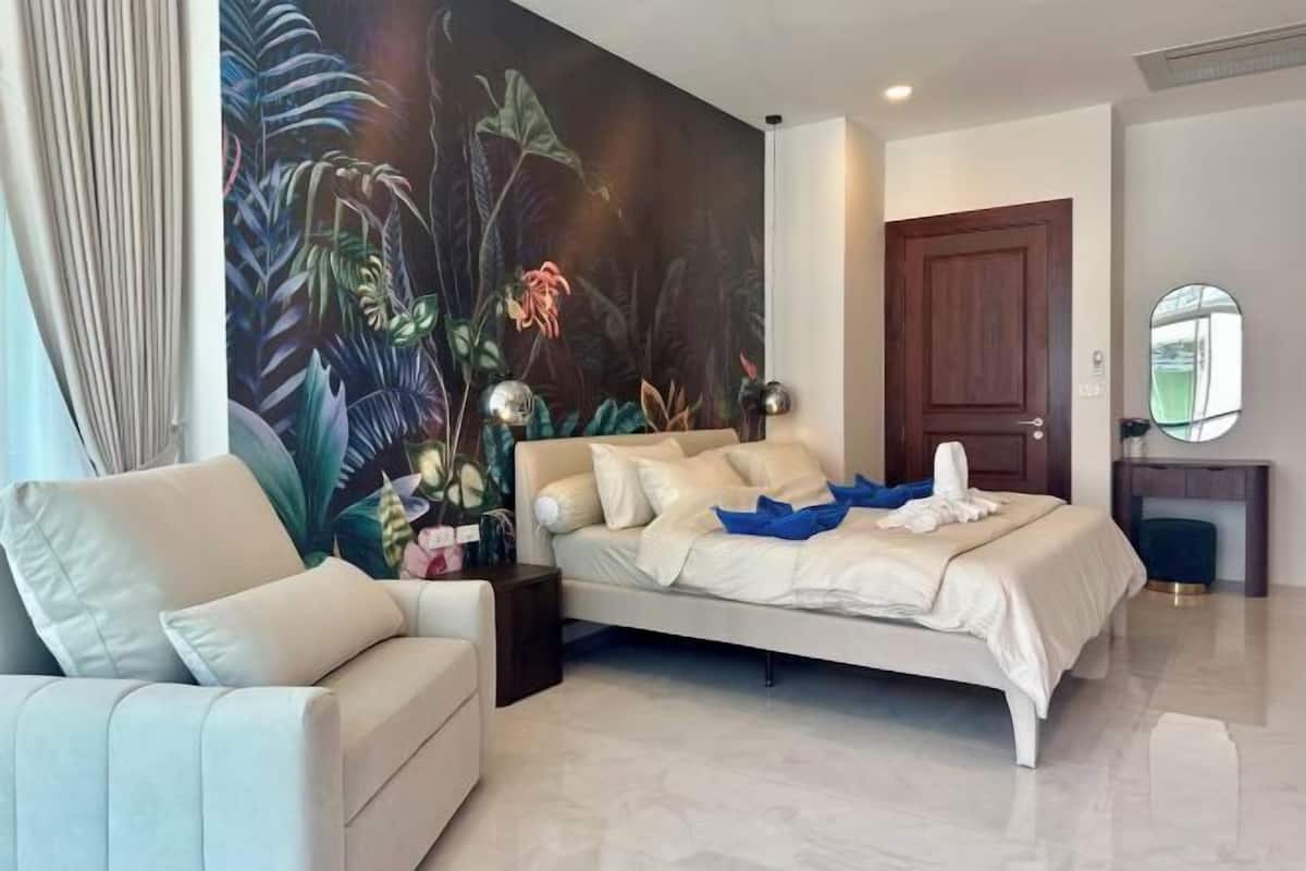 In-room safe, blackout drapes, iron/ironing board, free WiFi