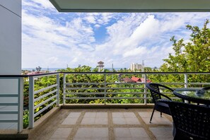 Leilighet – executive, 3 soverom, sjøutsikt | Terrasse/patio