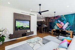 Standard Apartment, 1 Bedroom, Balcony, Garden View | Living area