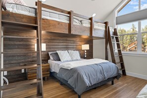 4 bedrooms, desk, iron/ironing board, free WiFi - Meadow's Edge - EV Charger - Hot Tub - Nelson Farm (Cle Elum)