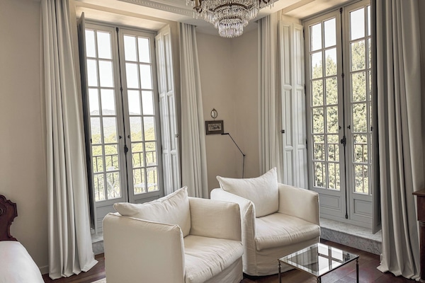 Standard-Suite, Balkon, Bergblick | 1 Schlafzimmer, Minibar, Zimmersafe, Verdunkelungsvorhänge