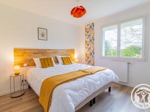 5 bedrooms, free WiFi, bed sheets