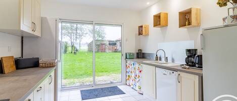 Réfrigérateur, micro-ondes, four, lave-vaisselle