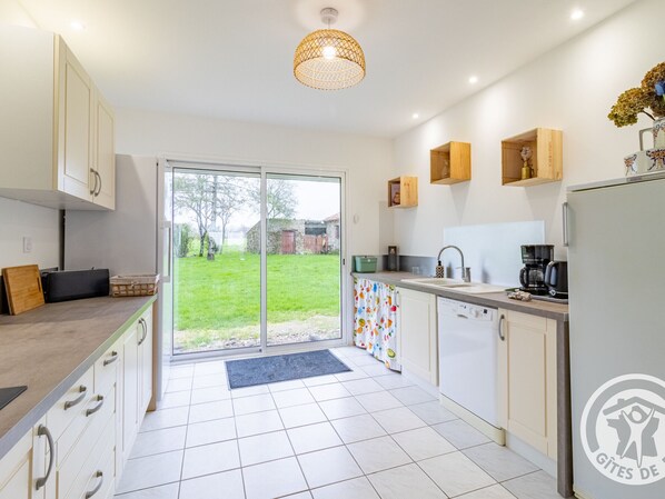 Fridge, microwave, oven, dishwasher