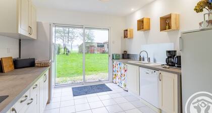 Grand gĂźte familial prĂšs du Puy du Fou, wifi, animaux admis, jardin