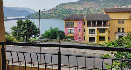Lakeview 2-bedroom apartment with AC in Lavasa