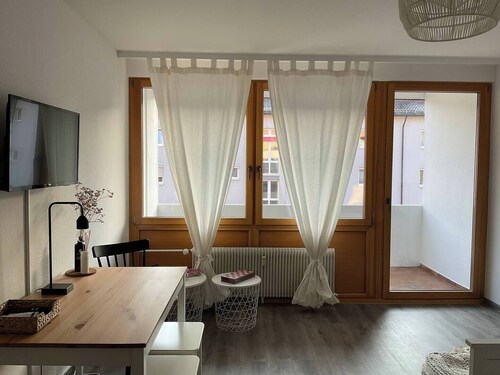 Renoviertes Loft mit Parkplatz und Balkon