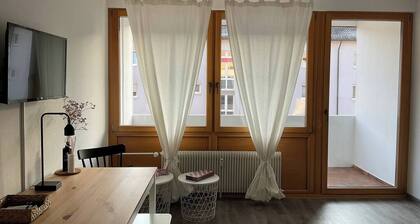 Renoviertes Loft mit Parkplatz und Balkon