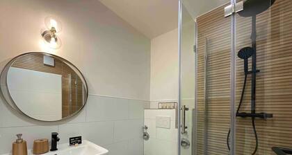 Renoviertes Loft mit Parkplatz und Balkon