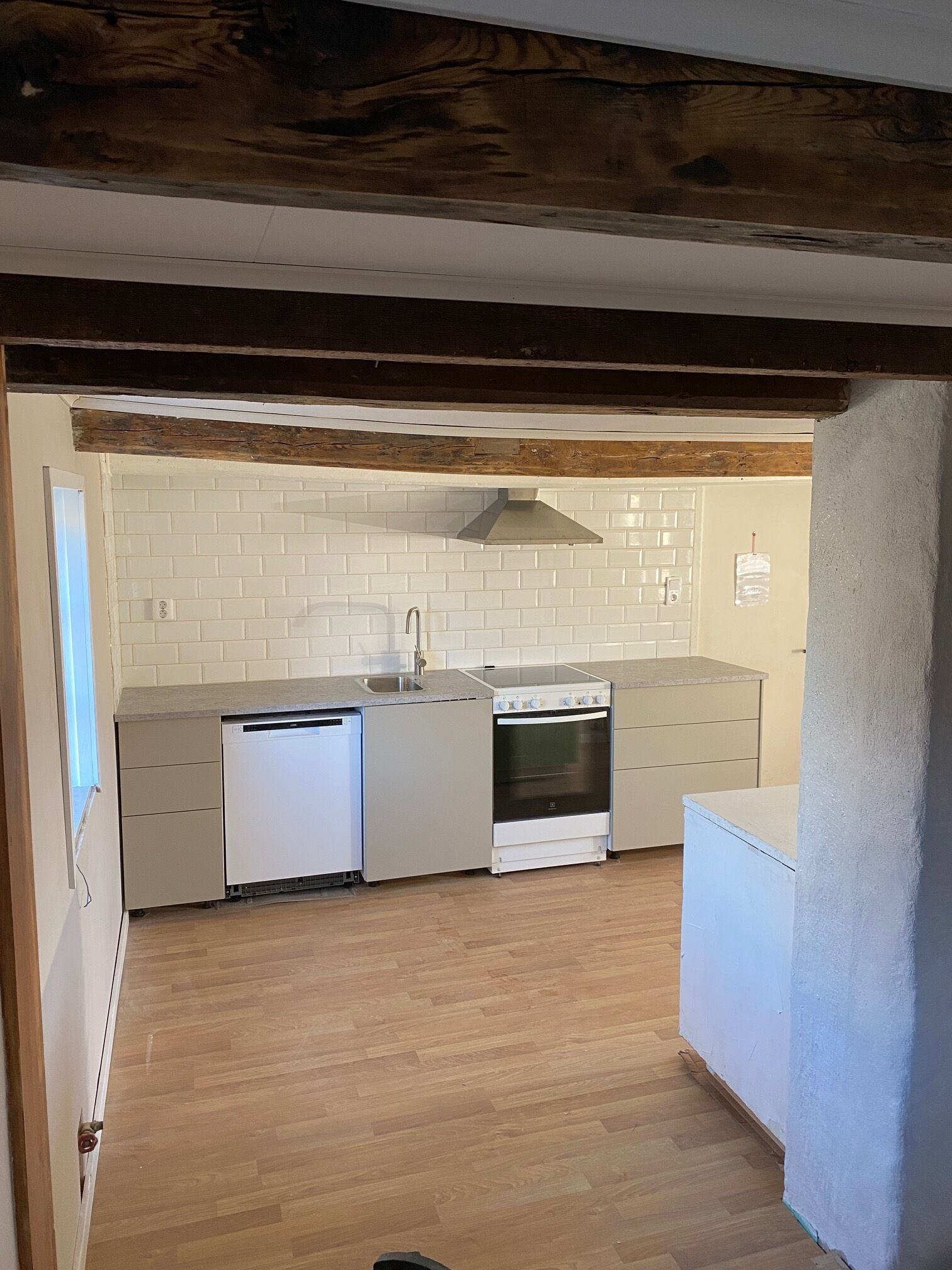 House | Private kitchen | Mini-fridge, microwave, stovetop, highchair