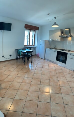 Private kitchen - InGarda Holiday apartment&kitchen (Peschiera del Garda)