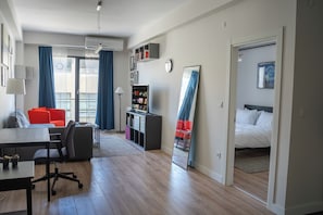 3 habitaciones, tabla de planchar con plancha, wifi y ropa de cama