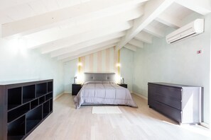 5 chambres, fer et planche à repasser, Wi-Fi, draps fournis