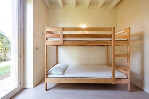 5 camere, ferro/asse da stiro, Wi-Fi, lenzuola