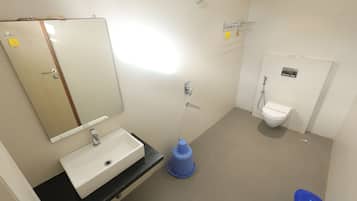 Shower, free toiletries, towels, soap