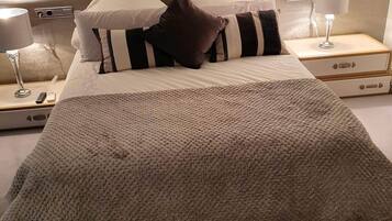 2 bedrooms, in-room safe, iron/ironing board, WiFi
