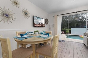 Dining - 5 star Home in Windsor Hills w/ Pool & Near Disney (Kissimmee)