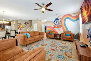 Älytelevisio, videopelejä, pöytätennispöytä, tietokoneen näyttö