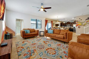 Älytelevisio, videopelejä, pöytätennispöytä, tietokoneen näyttö