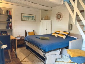 Comfort Duplex, Courtyard View | Free cribs/infant beds, free WiFi, bed sheets - La Seigneurie des Ondes (Saint-Benoît-des-Ondes)