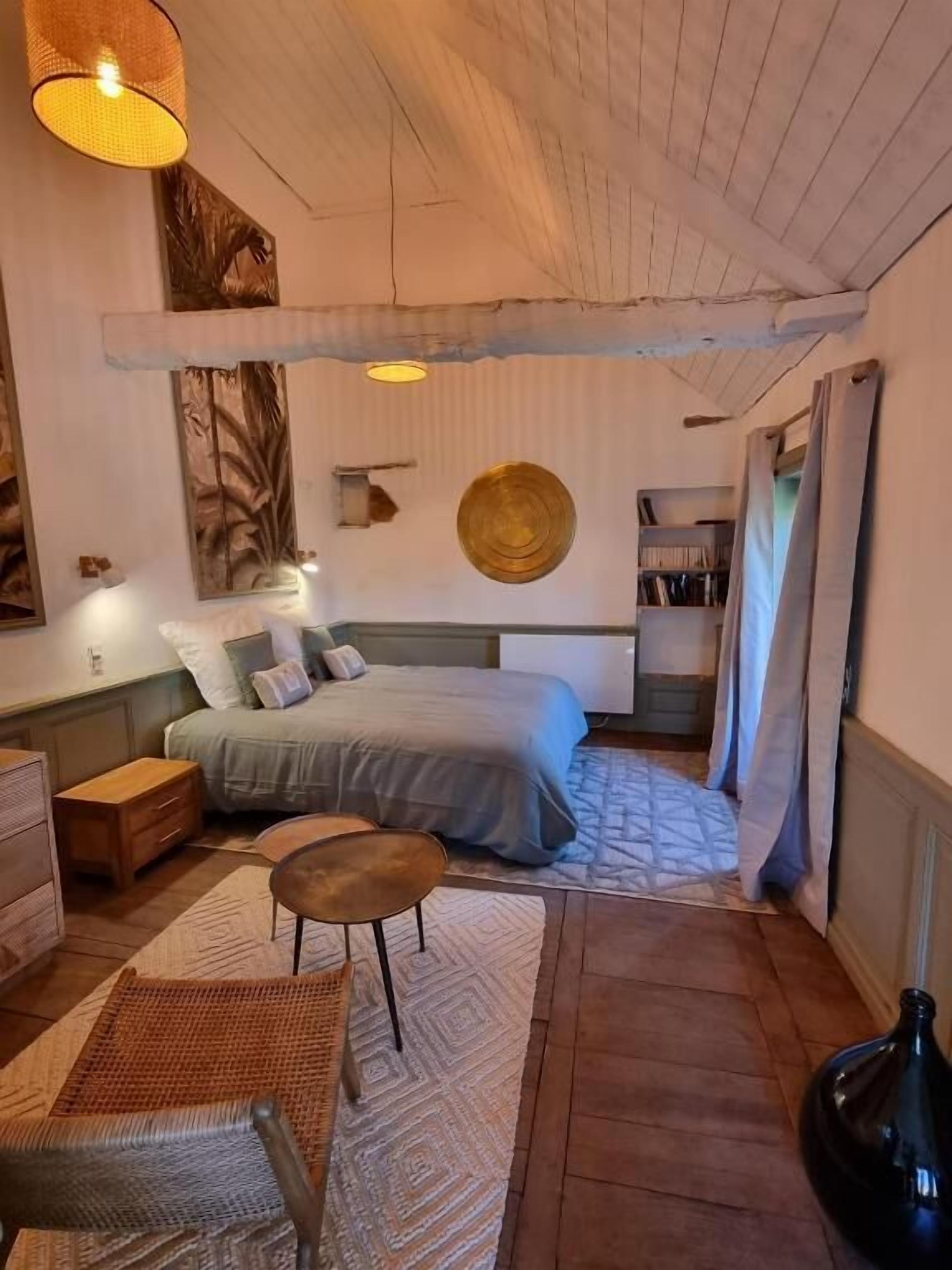 Cunas gratuitas, wifi gratis y ropa de cama 