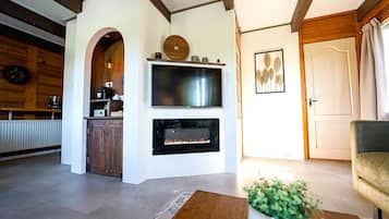 Smart TV, books, stereo