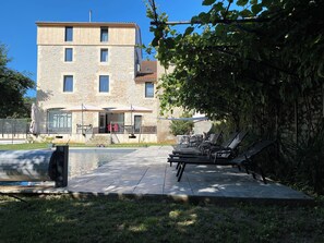 Außenpool (je nach Saison geöffnet)