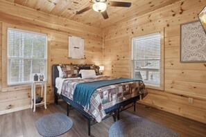 2 bedrooms, desk, iron/ironing board, free WiFi - 2 Bedroom Cabin with Indoor Pool, Game Room, Fire Pit (Sevierville)