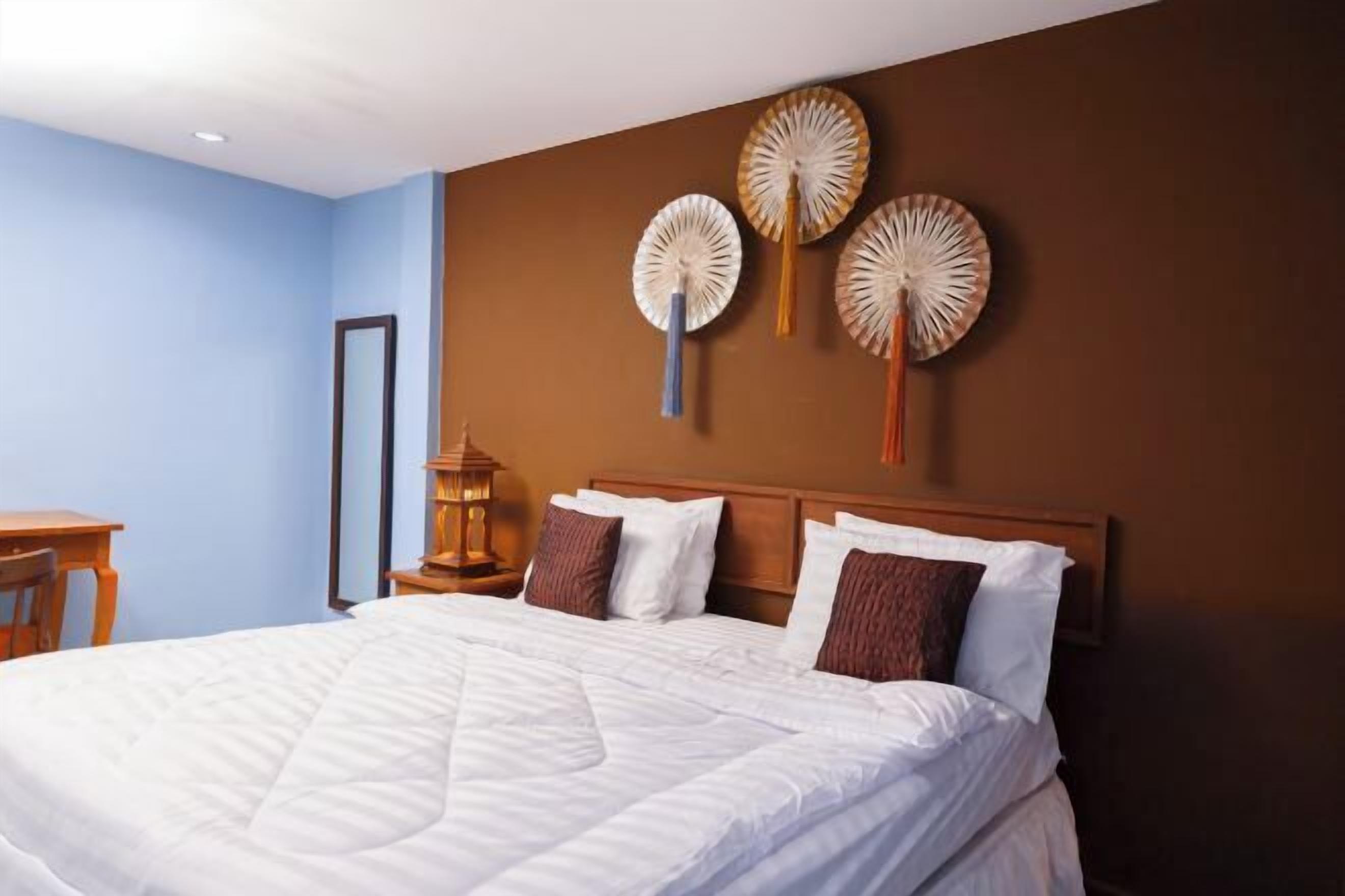 Minibar, coffres-forts dans les chambres, rideaux occultants