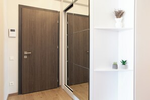 Interior - GG Home – Stunning 3BR on 16th Floor with Views (T'bilisi)