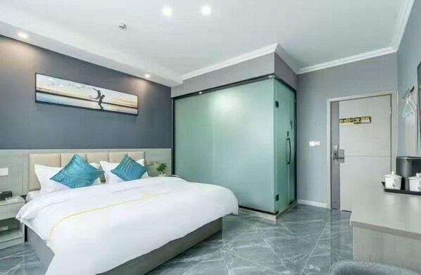 Chambre Double Confort, vue cour intérieure