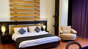 Caja de seguridad en la habitación y decoración personalizada