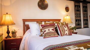 Habitación Confort doble, vistas a la montaña | 1 dormitorio, escritorio, espacio para trabajar con un portátil