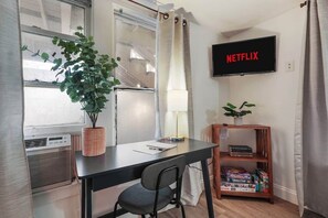 Interior - Homey Downstairs Studio Near Downtown and the River (Sacramento)