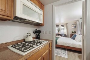 Frigorifero, microonde, macchina per tè/caffè