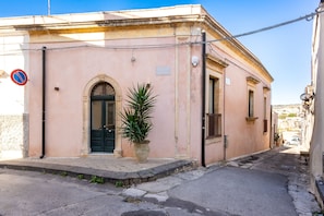 House | 2 bedrooms - Nicu Amuri con Terrazza a Noto by Wonderful Italy (Noto)