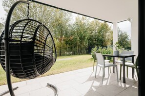 Outdoor dining - LaMiaCasa Family-Business-Airport-Fair-Uni-Base (Stuttgart)