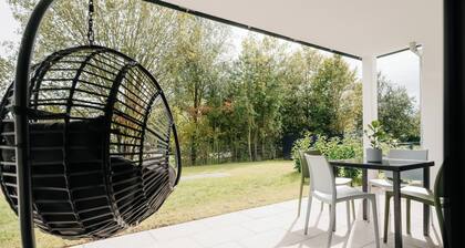 LaMiaCasa Family-Business-Airport-Fair-Uni-Base