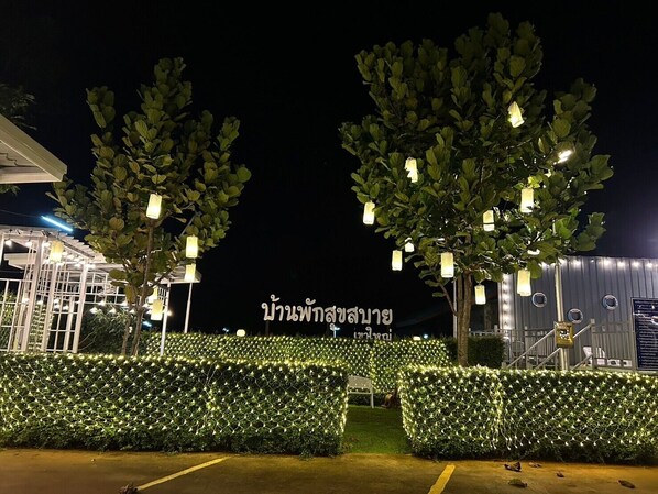 Basic Double Room, 1 King Bed, Mountain View, Courtyard Area | Free WiFi, bed sheets - Suksaby khaoyai (Pak Chong)