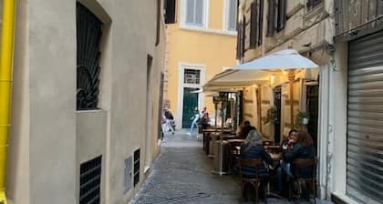 Pantheon bureau house in the heart of Rome