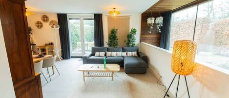 Televisión, oficina