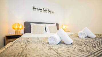 2 多间卧室、办公桌、熨斗/熨衣板、WiFi