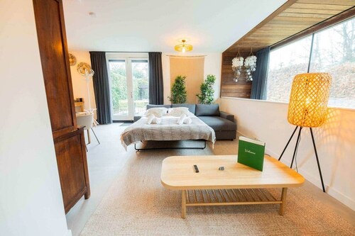 Upscale 90m2  Two Bedroom Apartment (KS-8-B)