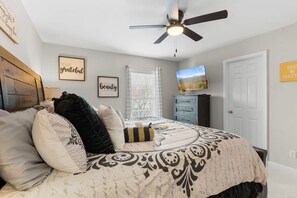 2 chambres, bureau, fer et planche à repasser, Wi-Fi gratuit