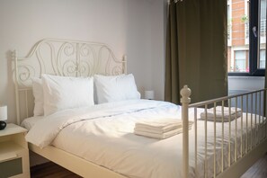 2 室のベッドルーム、アイロン / アイロン台、WiFi、ベッドシーツ