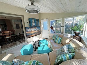 Smart TV - 360 Shamrock Rd - Your Lucky Charm (St. Augustine)